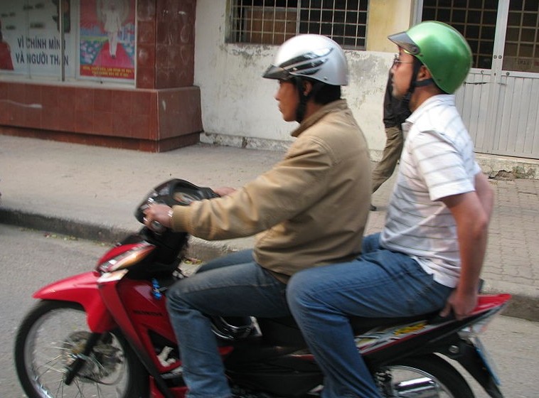 00px-Vietnam_08_-_02_-_taking_the_motos